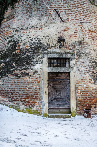 Πανοραμική Θέα Τμημάτων Του Φρουρίου Πετροβαραντίν Καλυμμένων Χιόνι — Φωτογραφία Αρχείου