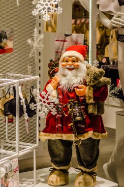 Noel ağacı için yeni yıl süslemeleri. Yılbaşı ağacı için yeni yıl süslemeleri yapıldı.