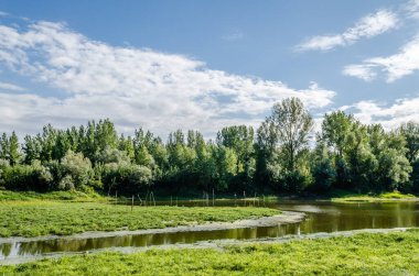 Ulusal Park 'ın güzel panoramik manzarası - Sodros, yaz sonundan önce.