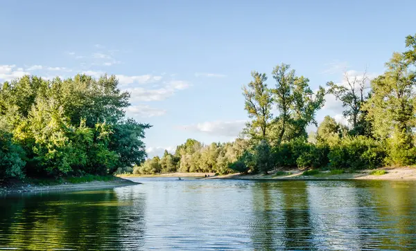 Ulusal Park 'ın güzel panoramik manzarası - Sodros, yaz sonundan önce.