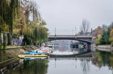 Timisoara, Romanya - 29 Ekim 2016: Romanya 'daki şehir parkı.