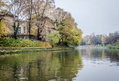 Timisoara, Romanya - 29 Ekim 2016: Romanya 'daki şehir parkı.