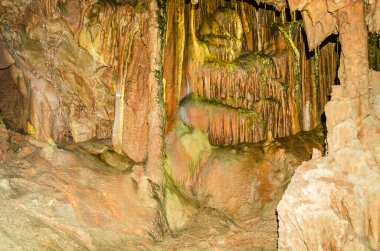 Resava mağarasının içi, Despotovac, Orta Sırbistan.