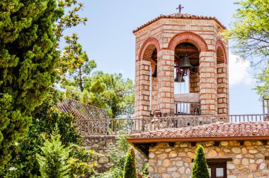 Yunanistan 'daki Meteor Dağı' nın kayalıklarında bulunan Büyük Meteor Ortodoks Manastırı manzarası, Haziran 2018.