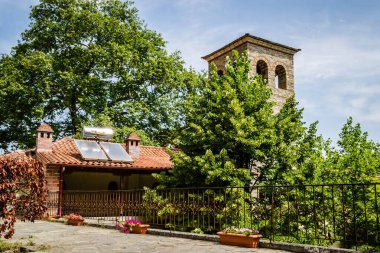 Leptokarya, Yunanistan - 07 Haziran 2018: Olympus - St. Dionysius Yeni Ortodoks Manastırı Litohoro Köyü .