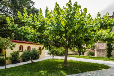 Leptokarya, Yunanistan - 07 Haziran 2018: Olympus - St. Dionysius Yeni Ortodoks Manastırı Litohoro Köyü .