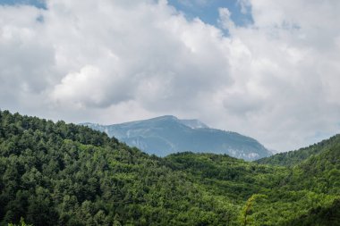 Yunanistan 'ın Stavros kentindeki gözcü noktasından Olimpos Dağı' nın panoramik manzarası.