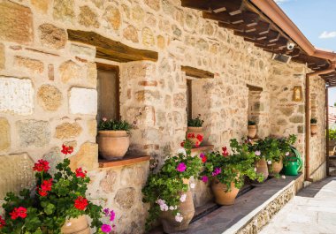 Yunanistan 'daki Meteor Dağı' nın kayalıklarında bulunan Büyük Meteor Ortodoks Manastırı manzarası, Haziran 2018.