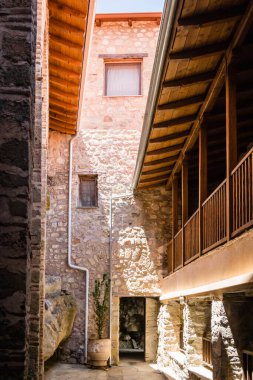 Yunanistan 'daki Meteor Dağı' nın kayalıklarında bulunan Büyük Meteor Ortodoks Manastırı manzarası, Haziran 2018.