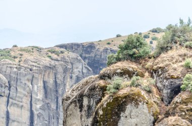Yunanistan 'daki Meteor Dağı' nın belirli kayalarının görüntüsü.