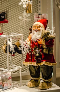 Noel ağacı için yeni yıl süslemeleri. Yılbaşı ağacı için yeni yıl süslemeleri yapıldı.