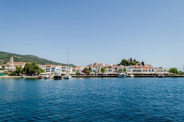 Evia Adası, Yunanistan - 28 Haziran. 2020: Yunanistan 'daki Skiathos adasının panoraması. Yunanistan 'daki Skiathos adasının Panorama manzarası.