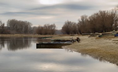 Sonbaharda korunan doğa rezervinin panoramik görüntüsü.