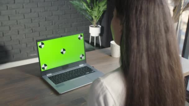 Freelancer Girl Sits Front Laptop Chroma Key Solving Job Task – stockvideo