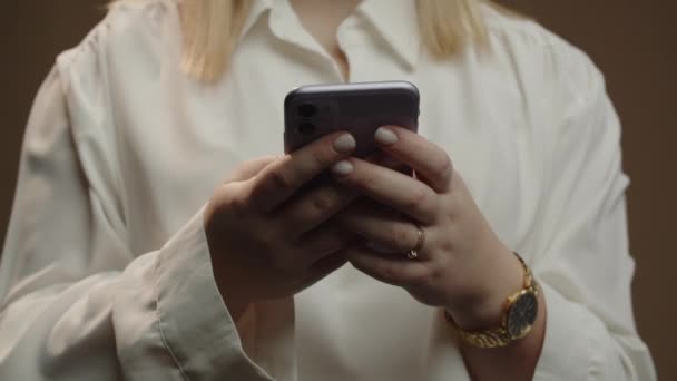 Businesswoman Wristwatch Typing Message Cropped View Woman White Shirt Using — Vídeos de Stock