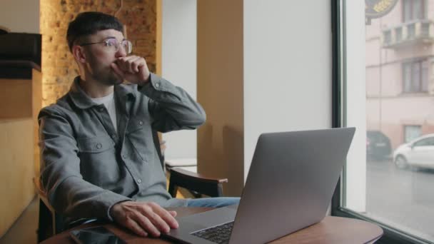 Guy Laptop Perplexed Because Mistake Freelancer Having Trouble Work Task — Video