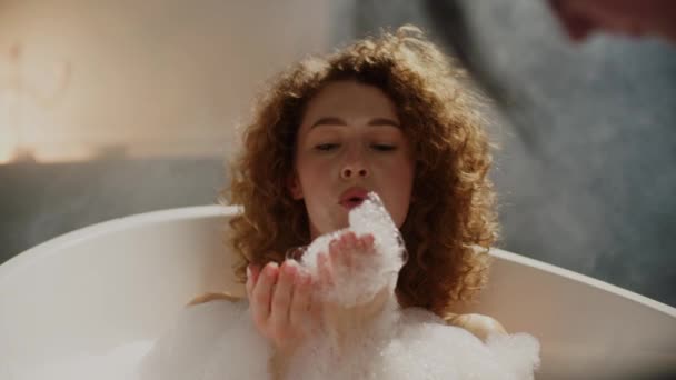 Beautiful Woman Plays Bath Foam Curly Girl Relaxing Foam Bath — Stock Video