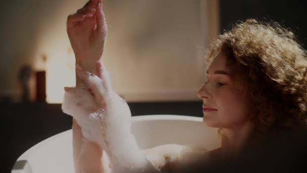 Slow Motion View Beautiful Young Woman Plays Foam Bath Curly — Stock Video