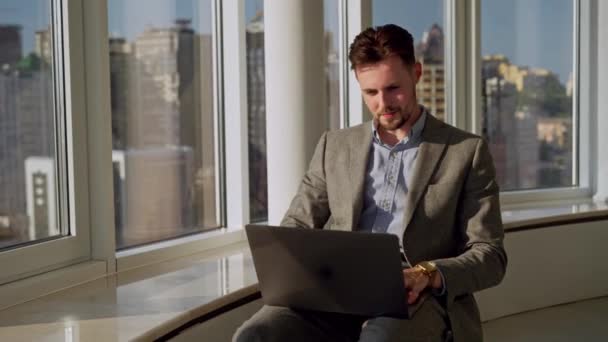 Professional Creative Man Sitting Chair Office Studio Working Laptop Focused — Stok video