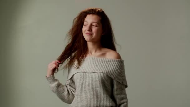 Modelo Menina Atraente Posa Para Uma Sessão Fotos Criação Portfólio — Vídeo de Stock