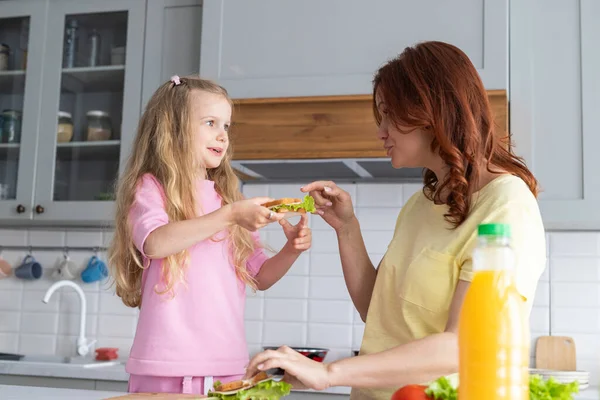 Friendly Family Mother Daughter Manage Kitchen Playful Manner Smiling Little — Stock Photo, Image