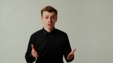 Neden her zaman görevlerinde başarısız oluyorsun? Kızgın patron seninle konuşuyor. Hayatındaki kötü motivasyonla ilgili agresif reklamlar. Neden fakir olduğunu açıklamaya çalışan siyah tişörtlü duygusal bir adam. Yüksek