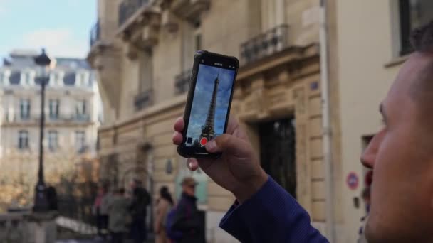 Paris France Octobre 2023 Touriste Abattu Par Son Smartphone Tour — Video
