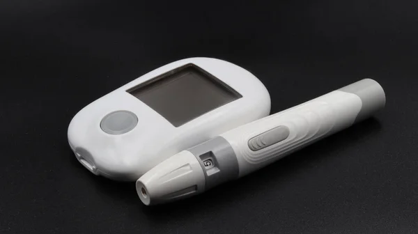 Digital Blood Glucose Meter Black Background Close — Stock Photo, Image