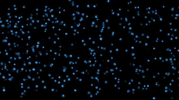 Летающий Голубой Полигон Черном Фоне Копирует Пространство Абстрактный Праздничный Фон — стоковое видео