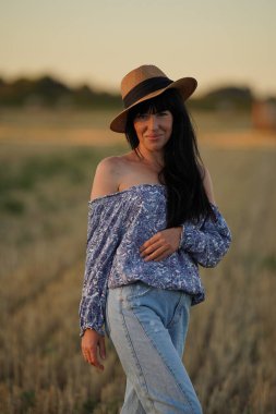 Sexy, slightly as a symbol of the traditional relationship of a man and a woman