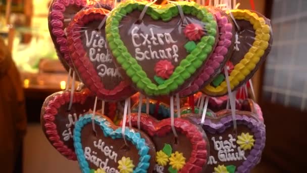 Stand Colorful Christmas Gingerbread Shape Heart Close New Years Fair — Vídeo de Stock