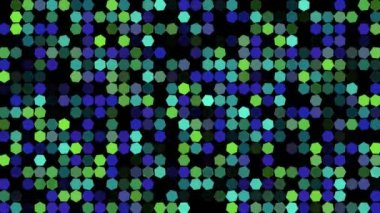 Siyah arka planda yanıp sönen altıgenler. Reklam için soyut şenlik arka planı, tebrikler, mesaj. Renkli yaratıcı düz dinamik şekiller animasyon yaratır. İş banyosu. 60 fps 3B görüntüleyici.