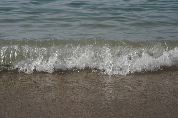 Soft Blue Ocean Wave Clean Sandy Beach Selective Focus — Stock Photo, Image