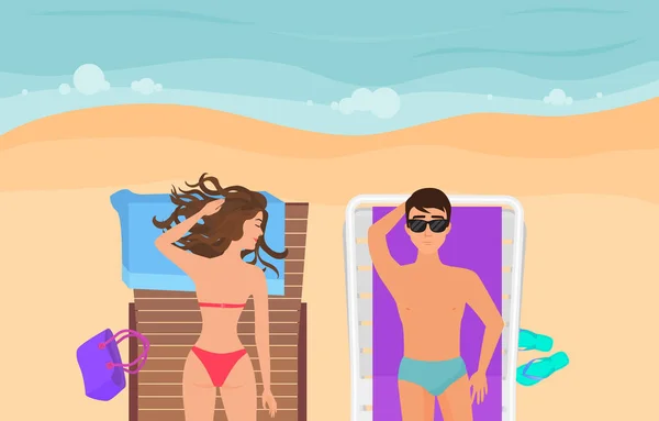 Kumsalda Güneşlenen Yakışıklı Bir Çiftle Bikinili Güzel Bir Kadın Rahatlatıcı — Stok Vektör