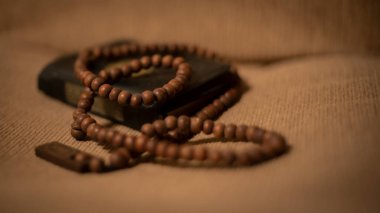Ramazan Kareem ve tespih boncuğunun İslami konsept görüntüsü