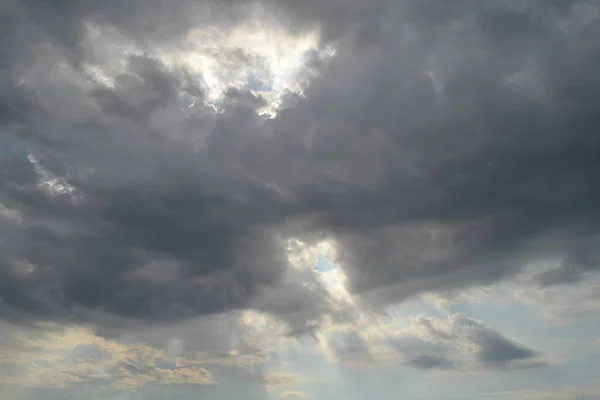 Gökyüzündeki bulutlar