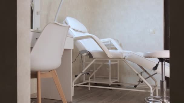 Miejsce Pracy Kosmetologa Salonie Piękności Puste Krzesło Pacjenta — Wideo stockowe