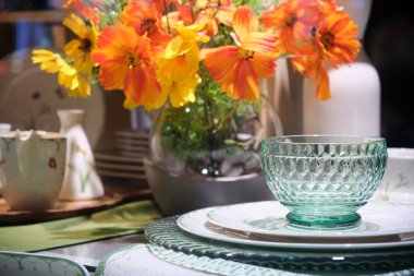 Ünlü Villeroy & Boch markasının yeni seramik çanak koleksiyonu, 15 Mart 2023 'te Rustaveli Caddesi' ndeki Tiflis, Gürcistan 'da sergilenmektedir..