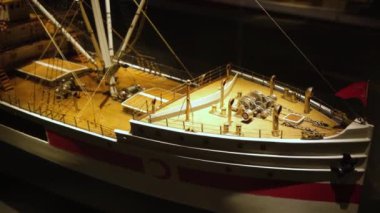 Bir deniz kurtarma gemisinin modeli. Deniz Müzesi Sergisi: İstanbul, Türkiye - 22 Ekim 2023.