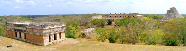 Vista Panorámica Antigua Ciudad Maya Uxmal Yucatán México Con Casa — Foto de Stock