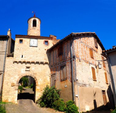 Saat Kapısı (Fransızca: 