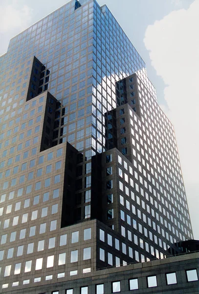 マンハッタンの壮大な高層ビルは エンパイアステートビル クライスラービル ワールドトレードセンターなどのガラスと鋼で作られており 米国ではニューヨーク市の名声を形成しています — ストック写真