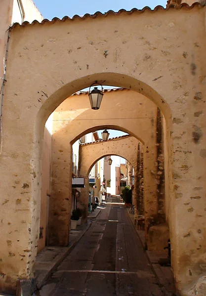 Sklon Ulička Misericorde Jednou Nejkrásnějších Typických Ulic Saint Tropez Středomořské — Stock fotografie