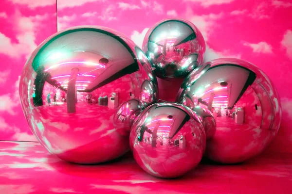 Hermosas Esferas Rosadas Diferentes Tamaños — Foto de Stock
