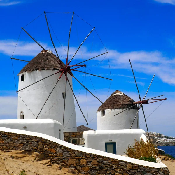 Знамениті Білі Вітряки Міконоса Греція Острів Кікладес Серці Егейського Моря — стокове фото