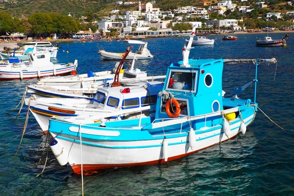 Bateau Pêche Traditionnel Caique Dans Une Petite Baie Mykonos Célèbre — Photo