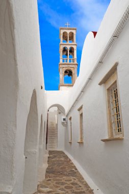 Meşhur Panagia Tourliani manastırı, Ano Mera köyünde, Mykonos 'un merkezinde, Ege Denizi' nin göbeğindeki Cyclades takımadasının güzel Yunan adası.