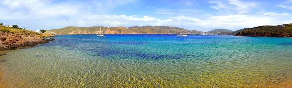 Panoramiczny Widok Plażę Fokos Północ Mykonos Piękna Grecka Wyspa Archipelagu — Zdjęcie stockowe
