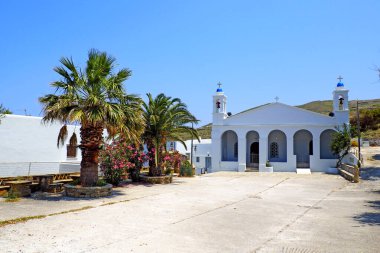 Ege Denizi 'nin merkezindeki ünlü bir Cycladic adası olan Tinos' taki en önemli Ortodoks hac alanlarından biri, Agapi köyü yakınlarındaki Panagia Vourniotissa manastırı.