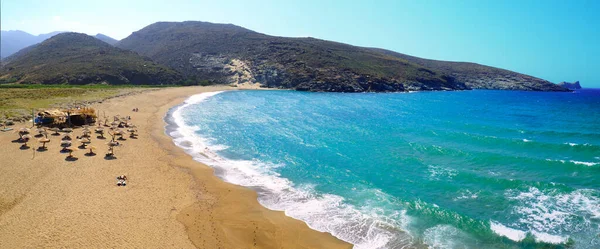 stock image Superb beach of Kolymbithra facing Drakonissi whose name means the island of dragons, on the magnificent and famous island of Tinos (Greece), in the Cyclades archipelago, in the heart of the Aegean Sea